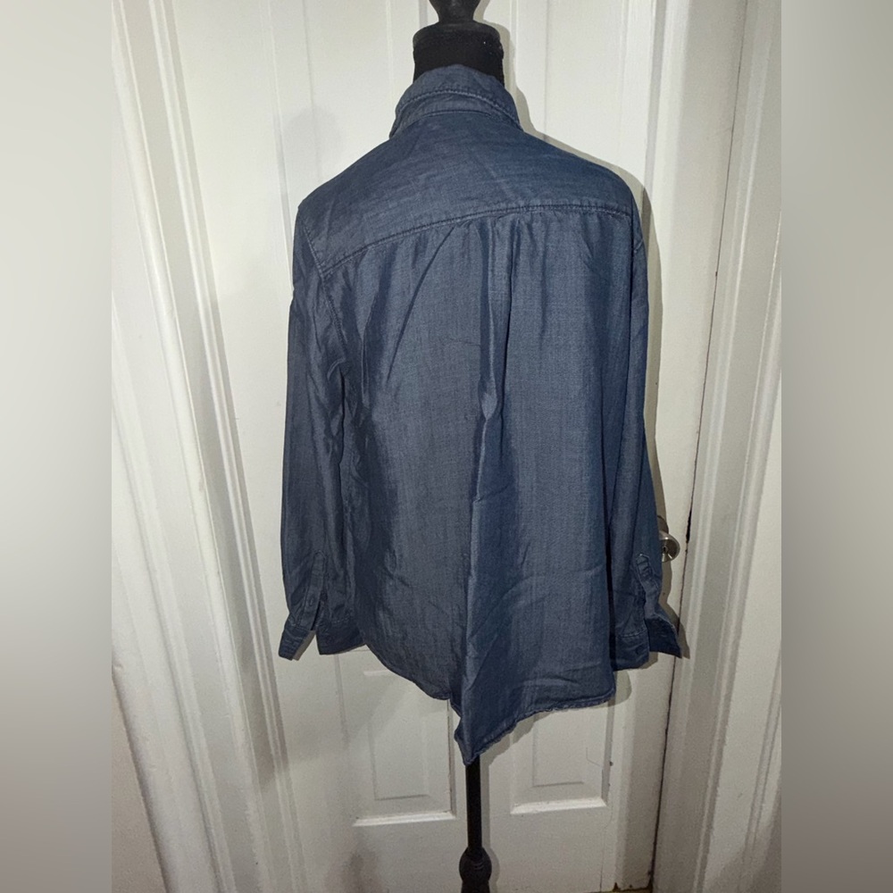 Women's size medium Liz Claiborne Blue shirt, top, blouse - Picture 4 of 6
